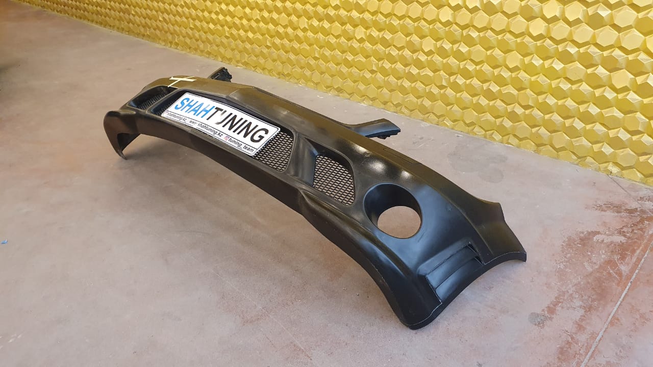 Передний бампер w204 дорестайл AMG